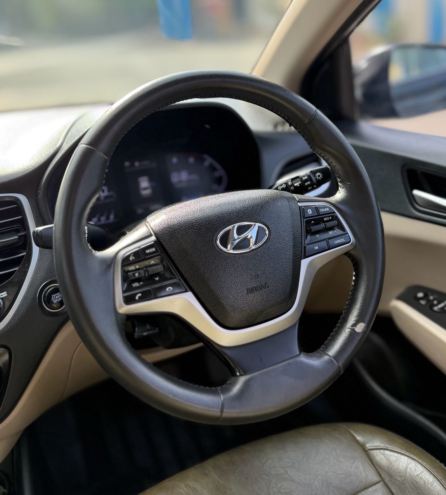 Verna SX Auto Black